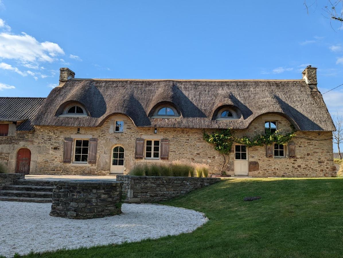 Maison Typique Bretonne Avec Toit De Chaume Camors Zewnętrze zdjęcie